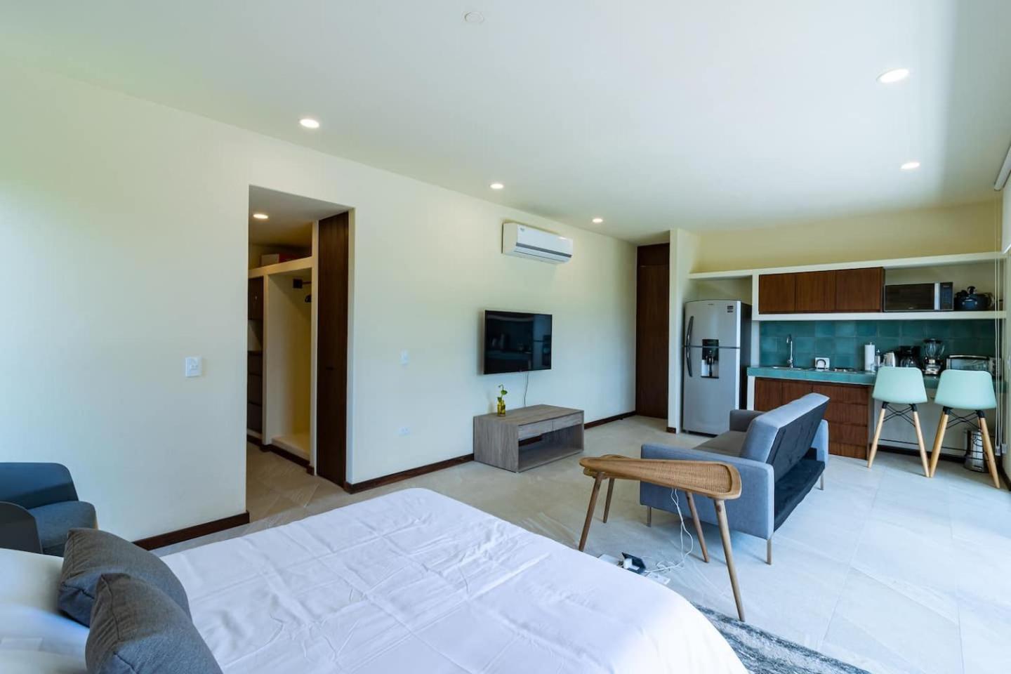 Pool View Loft Steps From The Ocean In Punta Cocos - C101 Hotel Isla Holbox Buitenkant foto